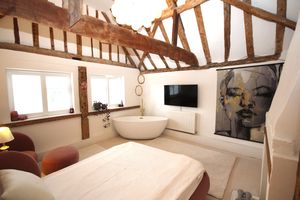 Main bedroom- click for photo gallery
